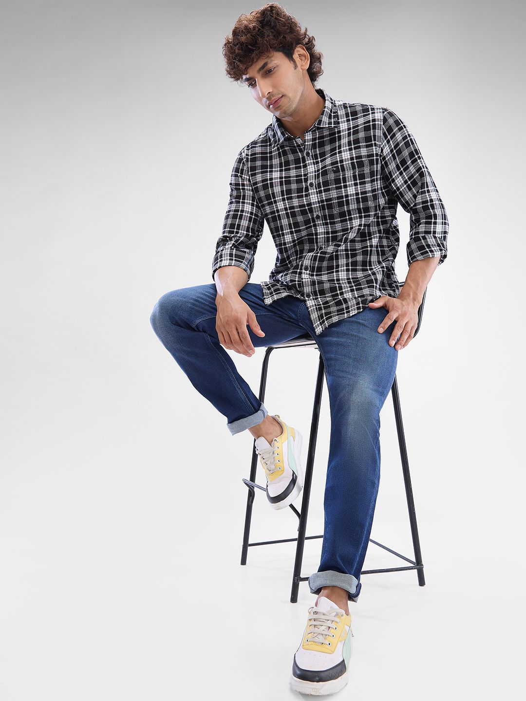 SPYKAR Men Slim Fit Opaque Checked Spread Collar Casual Shirt
