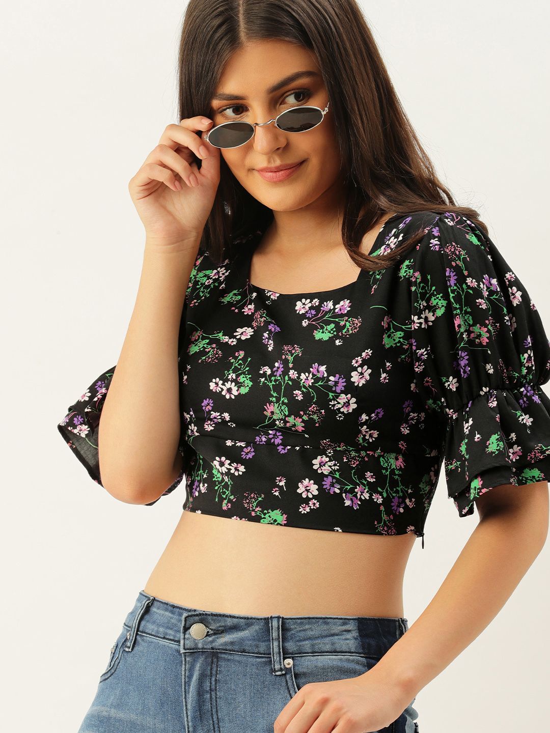 Berrylush Black Floral Printed Crepe Regular Crop Top