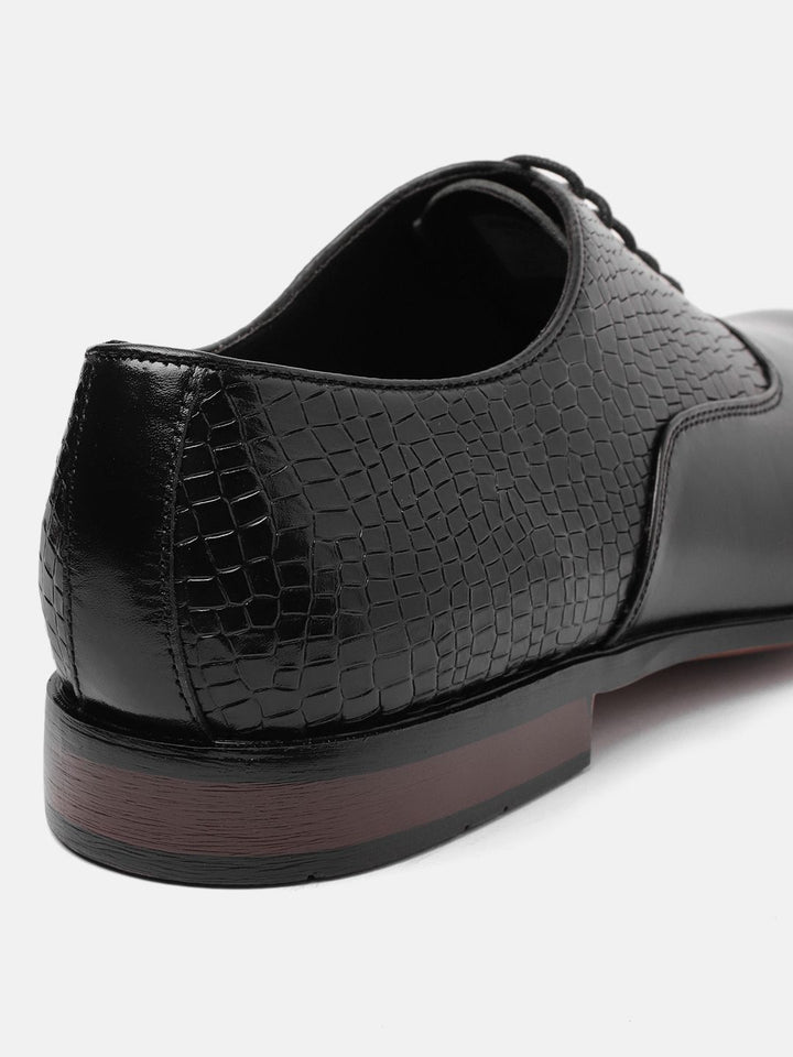 House of Pataudi Men Textured Formal Oxfords