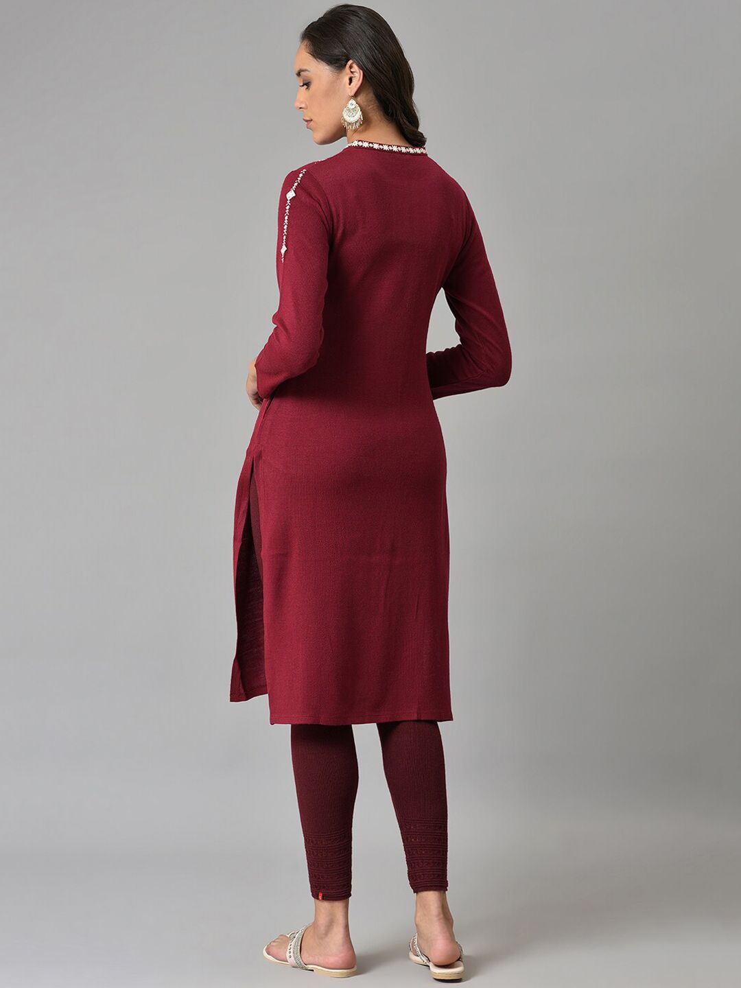 W Women Red Embroidered Keyhole Neck Thread Work Kurta