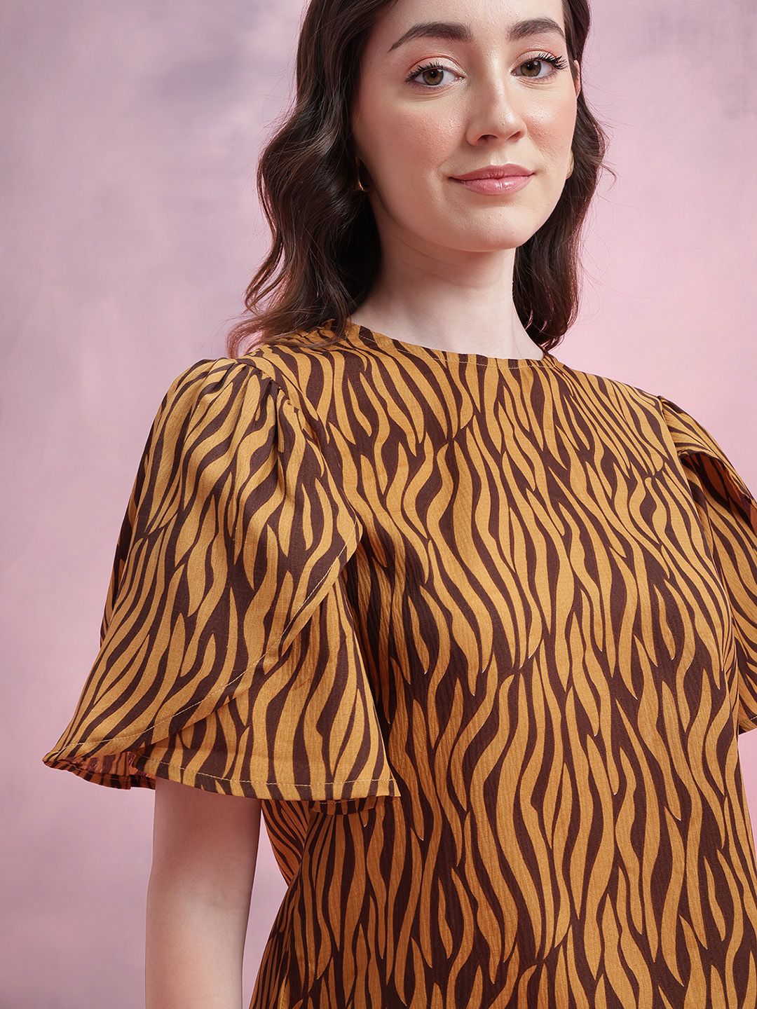 DressBerry Floral Print Tulip-Style Flared Sleeves Top