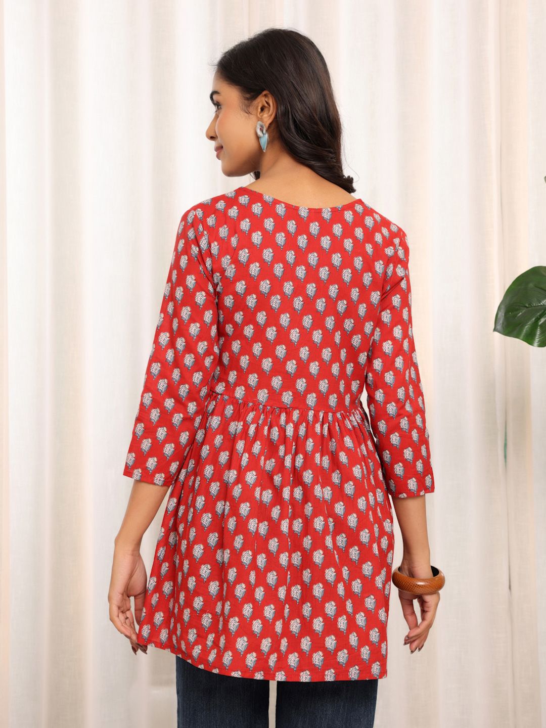 Varanga Women Floral Printed V-Neck Pure Cotton Angrakha Kurti
