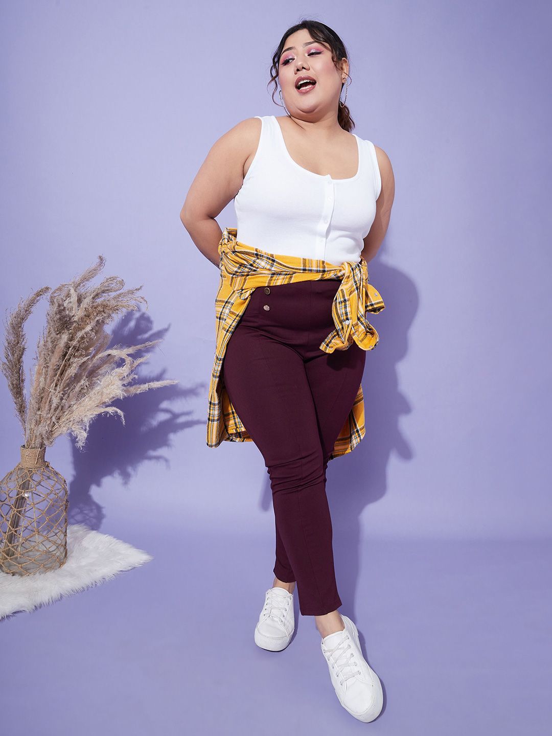 SASSAFRAS Curve Women Plus Size Mid-Rise Slim Fit Jeggings