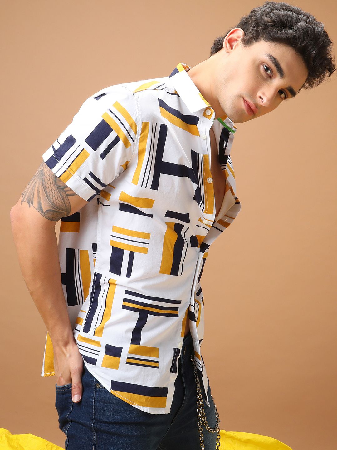 The Indian Garage Co Men Slim Fit Abstract Printed Resortwear Shirt