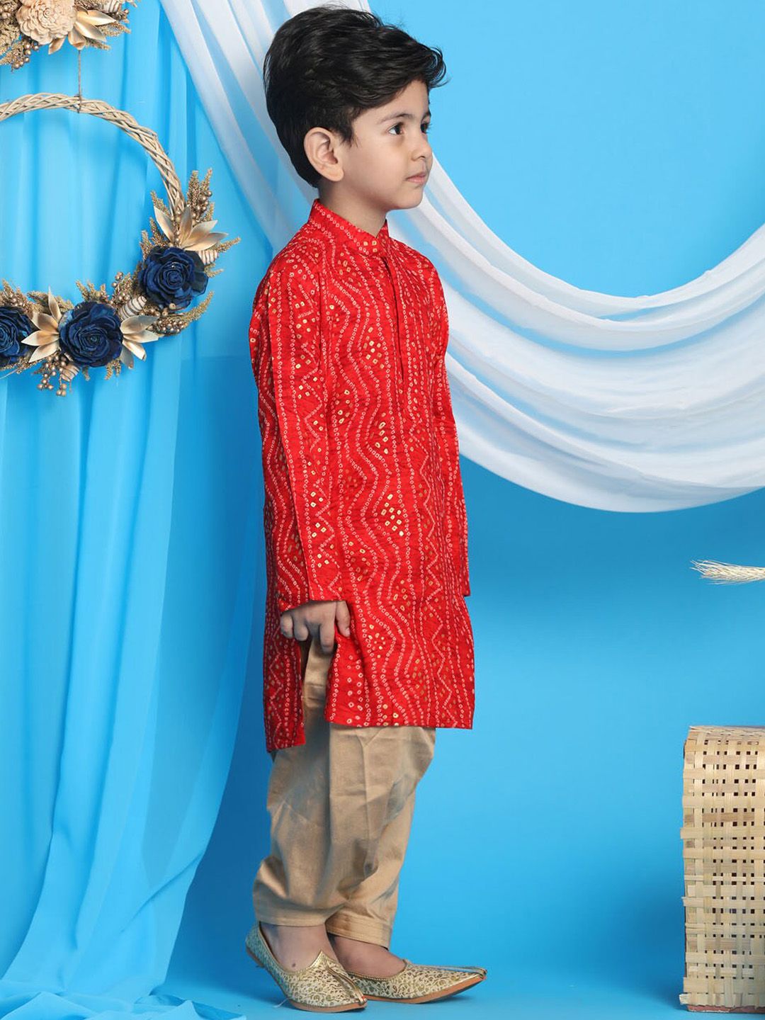 VASTRAMAY Boys Mandrain Collar Bandhani Printed Regular Kurta With Patiala