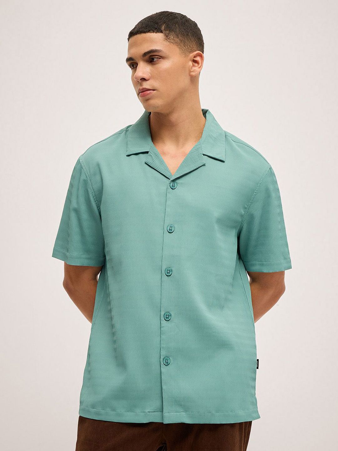 THE BEAR HOUSE Men Cuban Collar Solid Casual Shirt