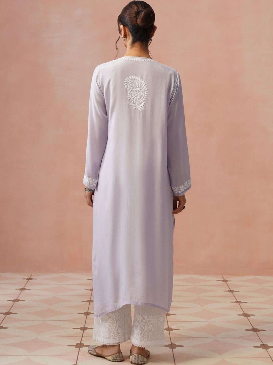 Rumah Wanita Chikankari Motif Etnik Bersulam Kurta Chikankari