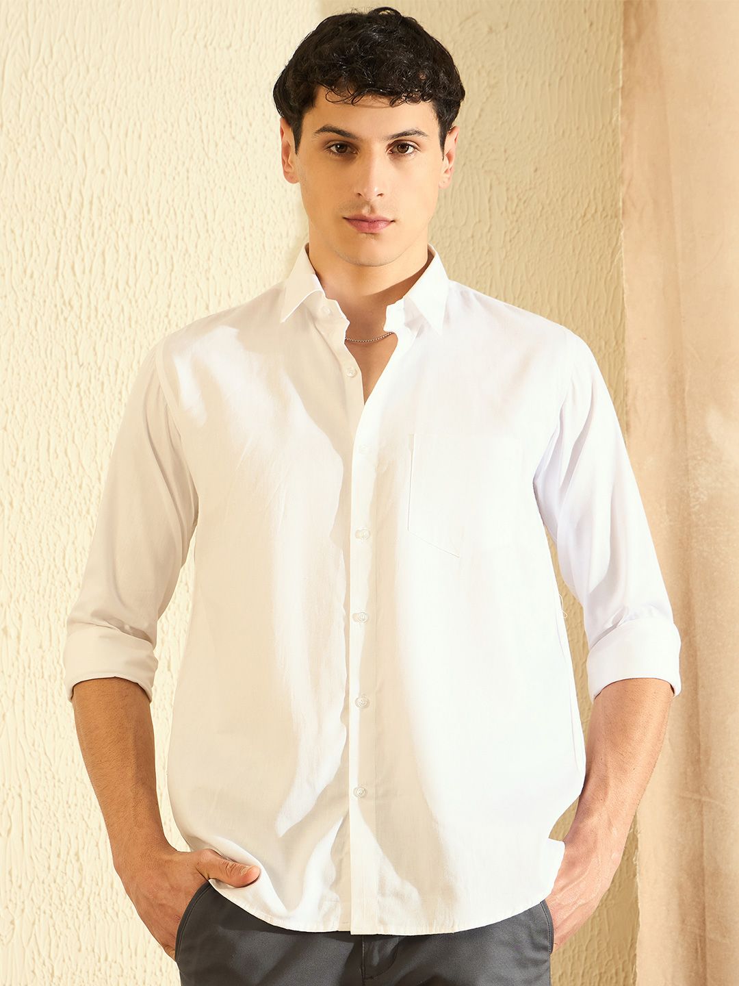 DENNISON Men White Comfort Fit Solid Formal Shirt