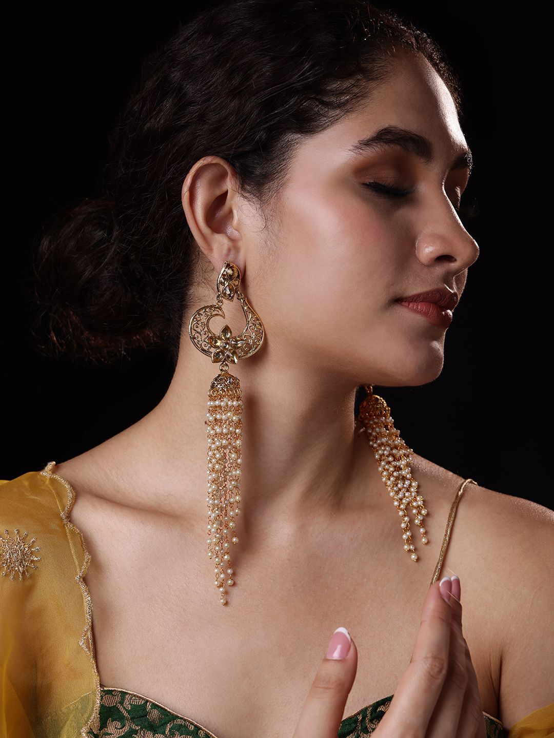 Anouk Off Batu Bersalut Emas Putih Bertatah & Manik Berbentuk Kubah Jhumkas