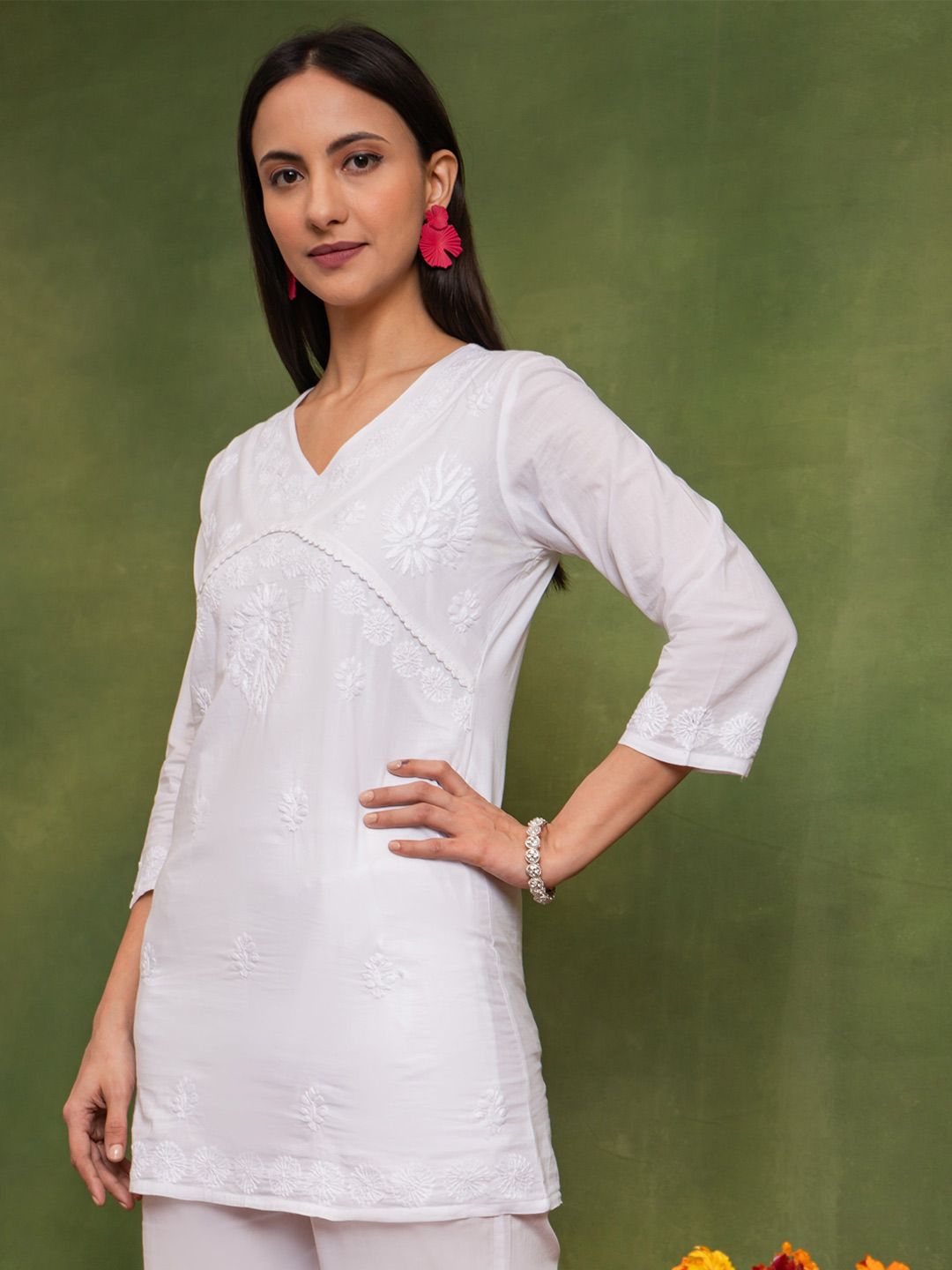 HOUSE OF KARI Floral Embroidered V-Neck Cotton Chikankari Short Kurta