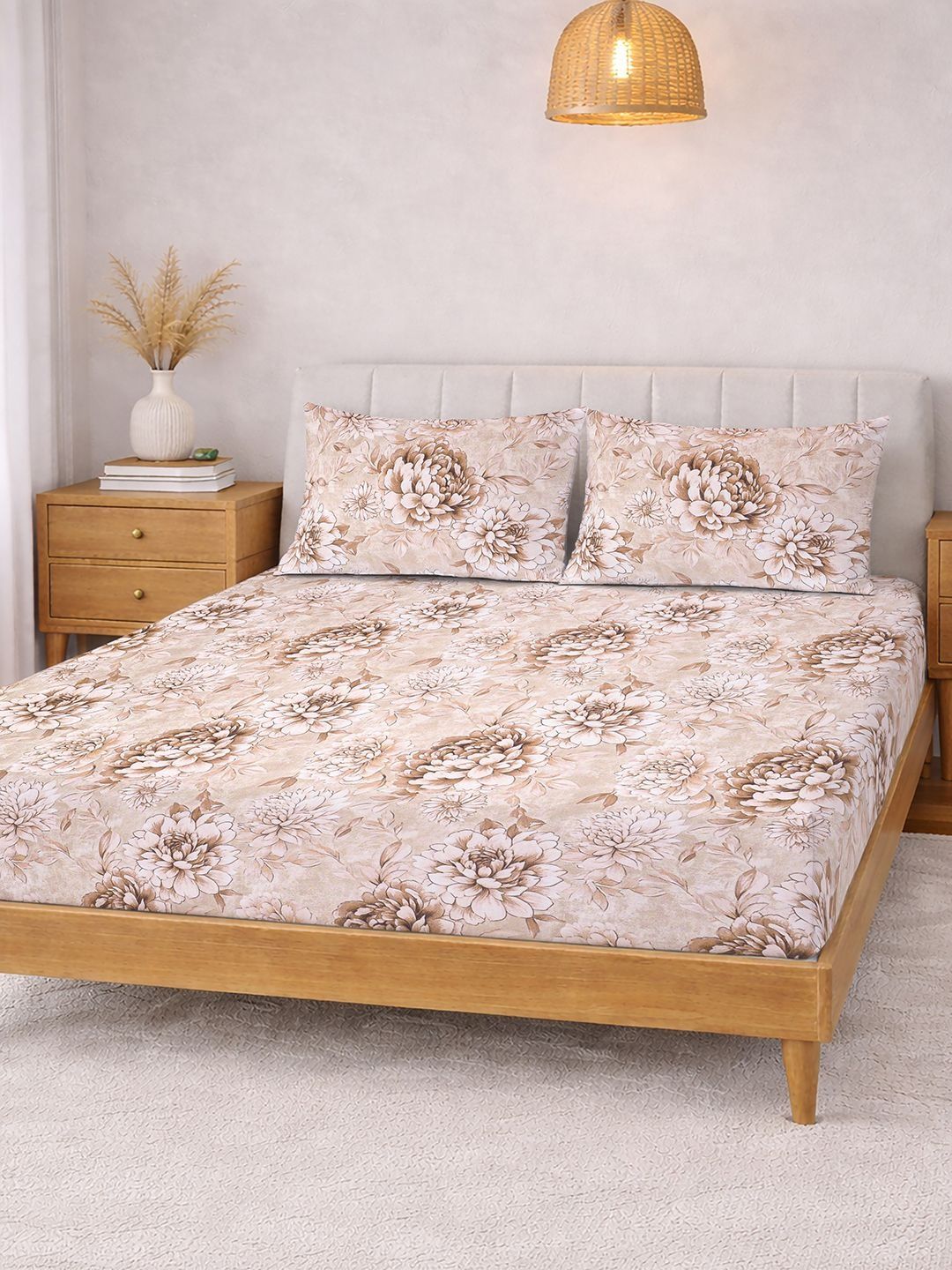 Myntra Elegant Homes Beige Floral 300 TC Super King Double Bedsheet dengan 2 Sarung Bantal