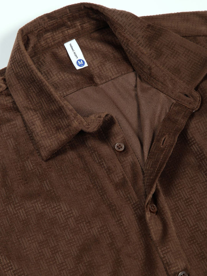 Thomas Scott Men Classic Spread Collar Textured Solid Slim Fit Casual Shirt