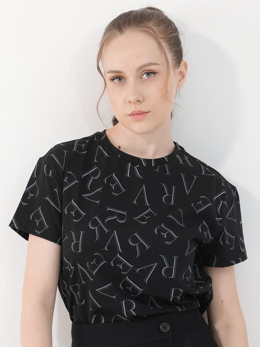 T-Shirt Poket Wanita yang Rareism Printed