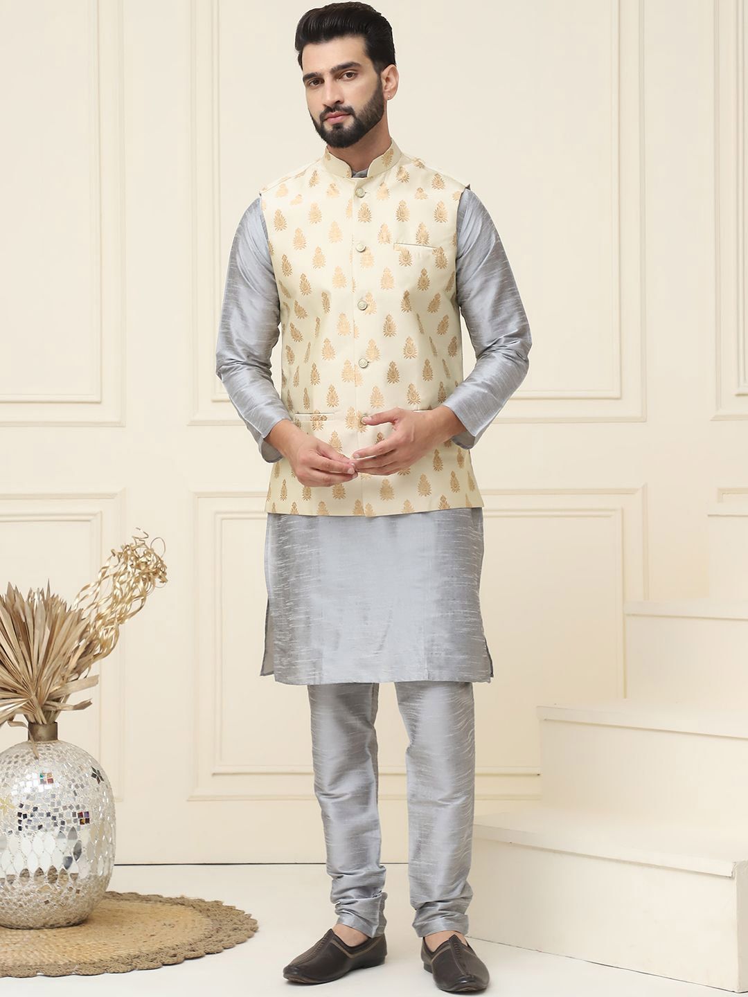 SOJANYA Men Straight Kurta with Churidar & Nehru Jacket