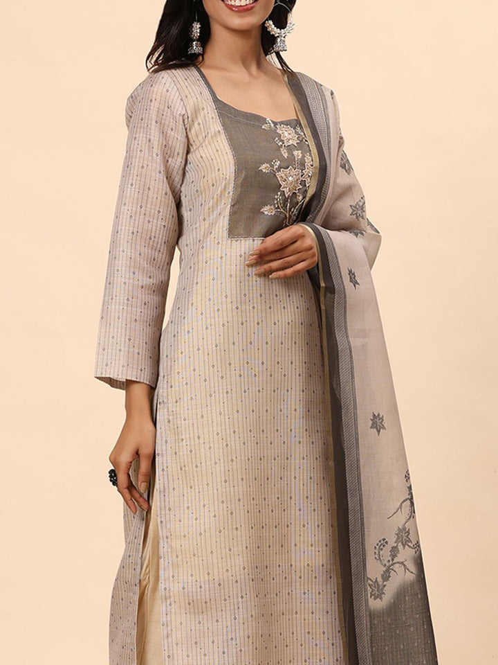 Mamicha Women Floral Embroidered Regular Pure Cotton Kurta with Palazzo & Dupatta