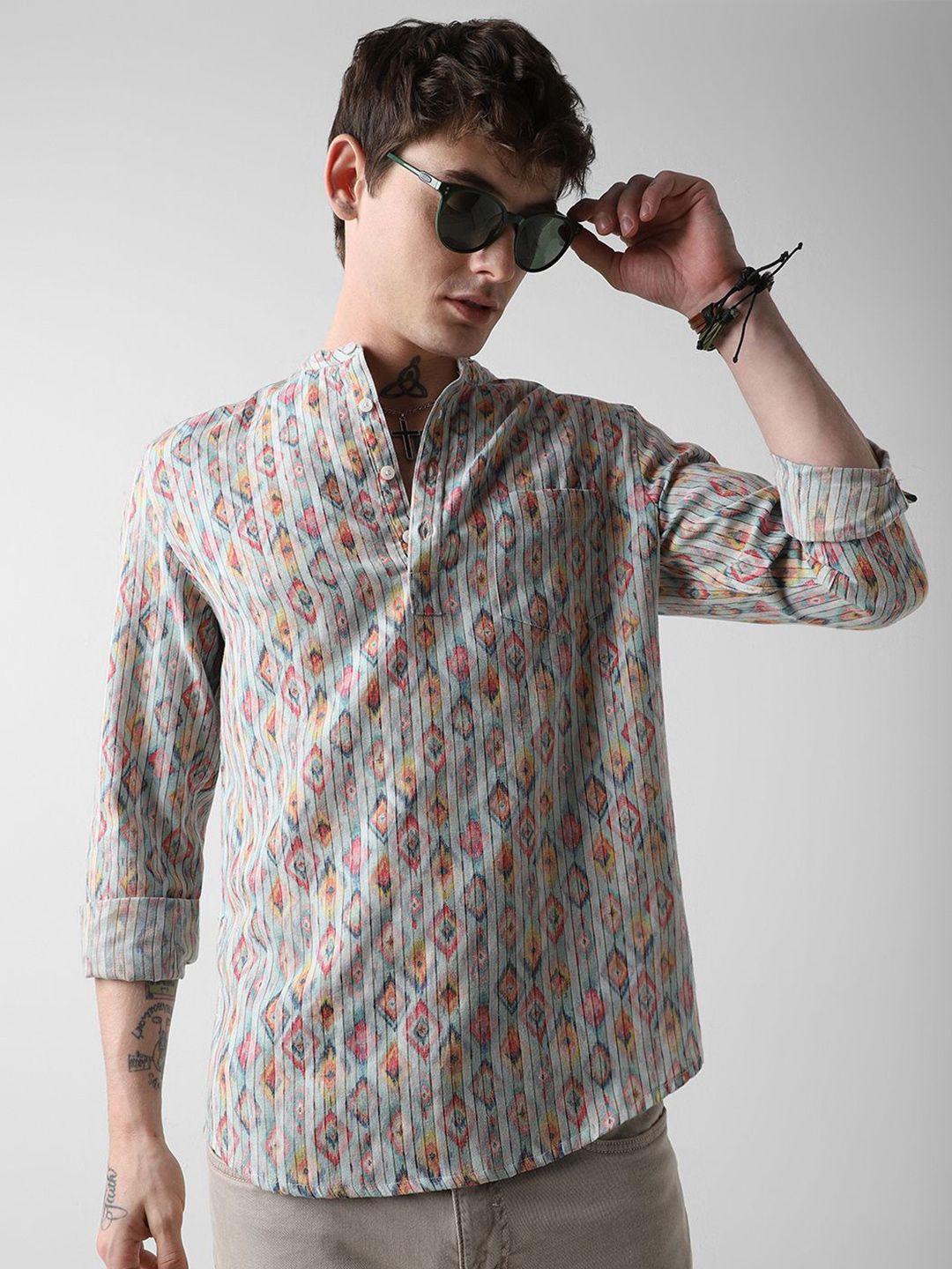 VASTRADO Geometric Woven Design Mandarin Collar Straight Short Kurta