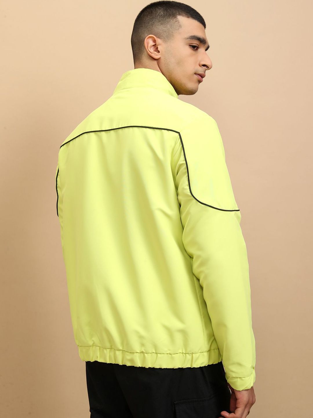 HIGHLANDER Men Colourblocked Crop Outdoor Bomber Jacket
