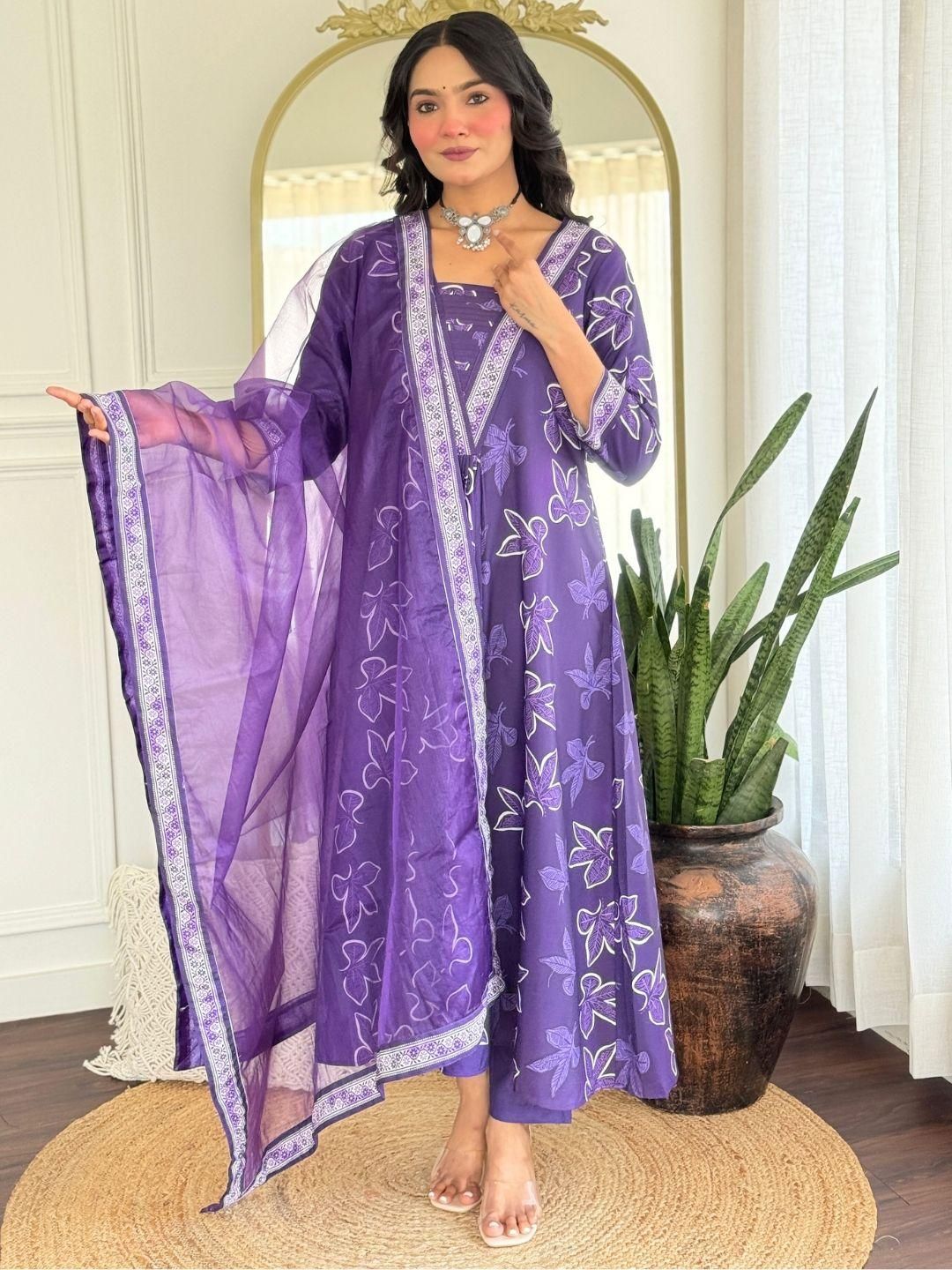 Kalini Wanita Reka Bentuk Diri Square Neck A-Line Kurta Set