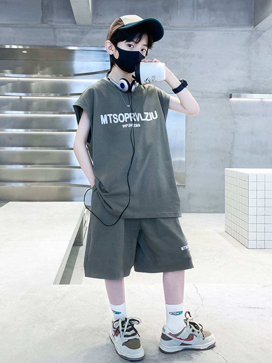 YK Boys Printed Round Neck T-Shirt With Shorts
