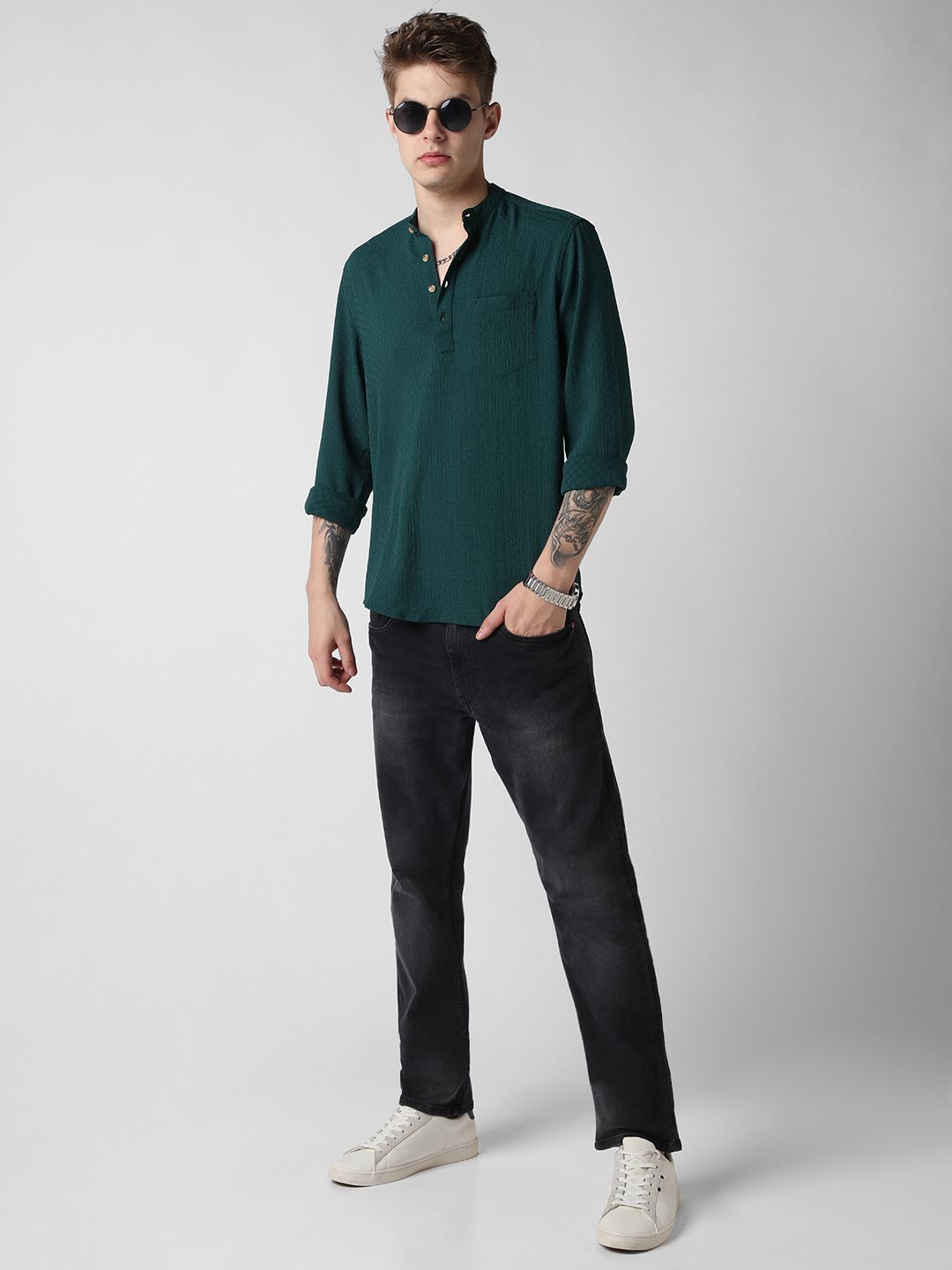 VASTRADO Self Design Mandarin Collar Straight Short Kurta