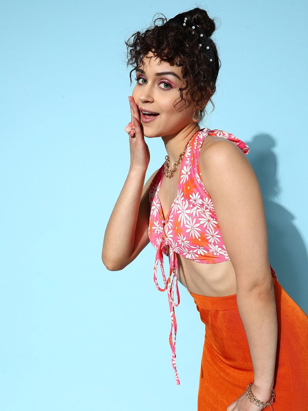 Berrylush Floral Print Halter Neck Styled Back Crop Top