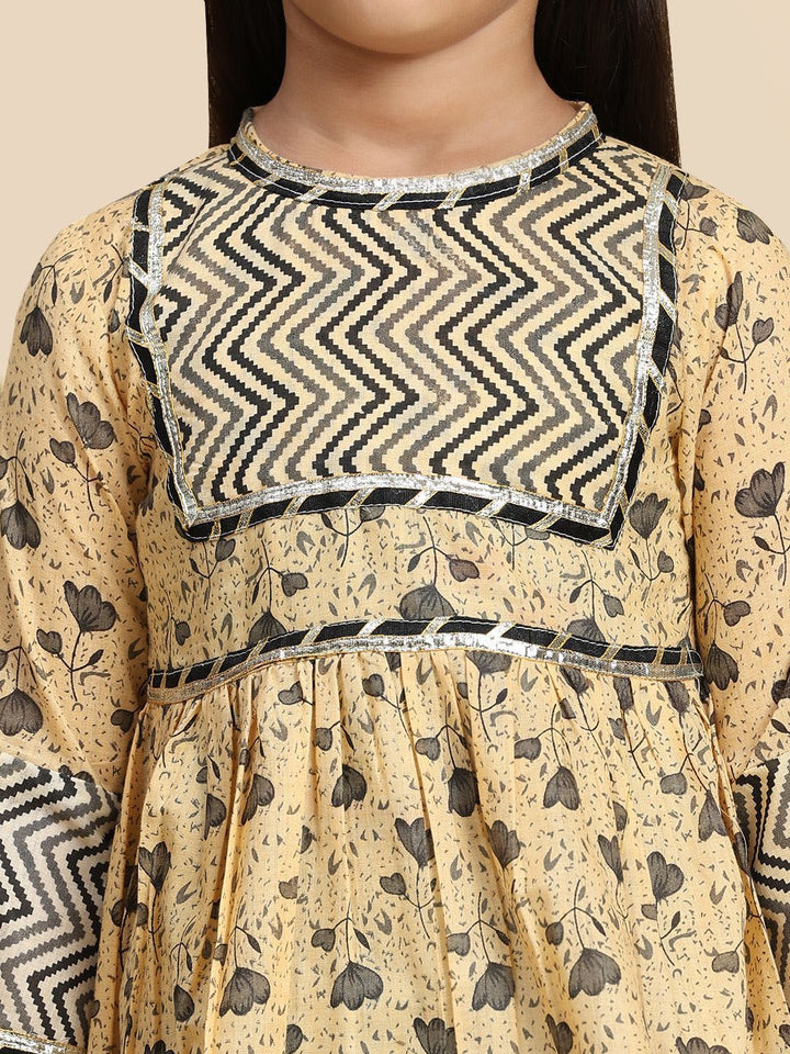 Cutiekins Girls Floral Printed Flared Sleeves A-Line Kurta With Dhoti Pants