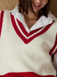SASSAFRAS Women Colourblocked Crop Sweater Vest