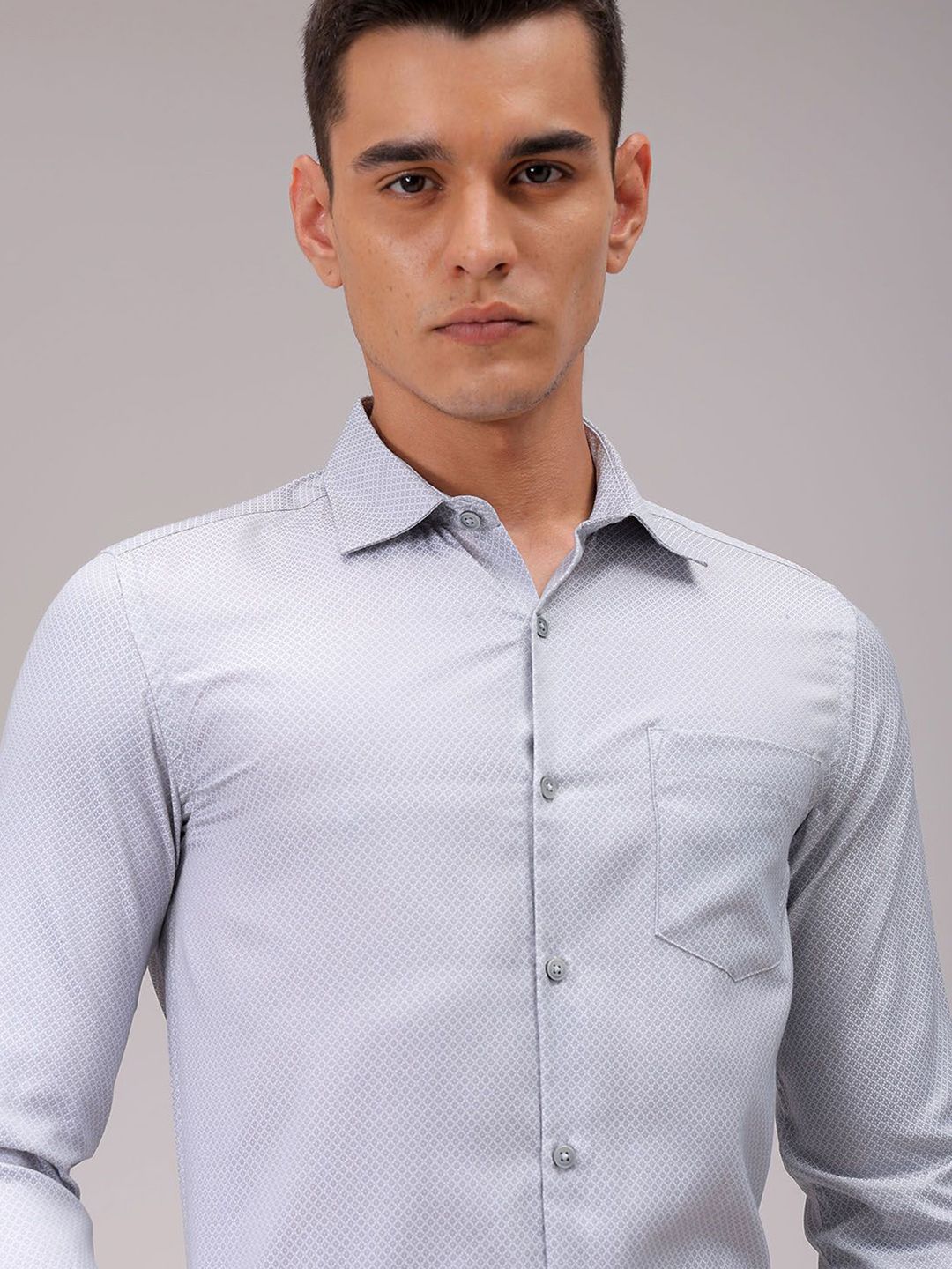 The Indian Garage Co. X Luxe Men Cutaway Collar Solid Slim Fit Formal Shirt