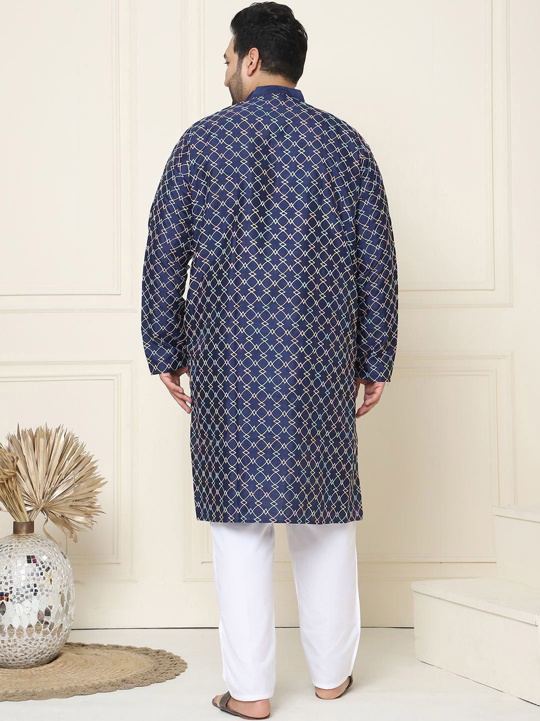 SOJANYA PLUS Geometric Embroidered Thread Work Silk Cotton Straight Kurta with Pyjamas