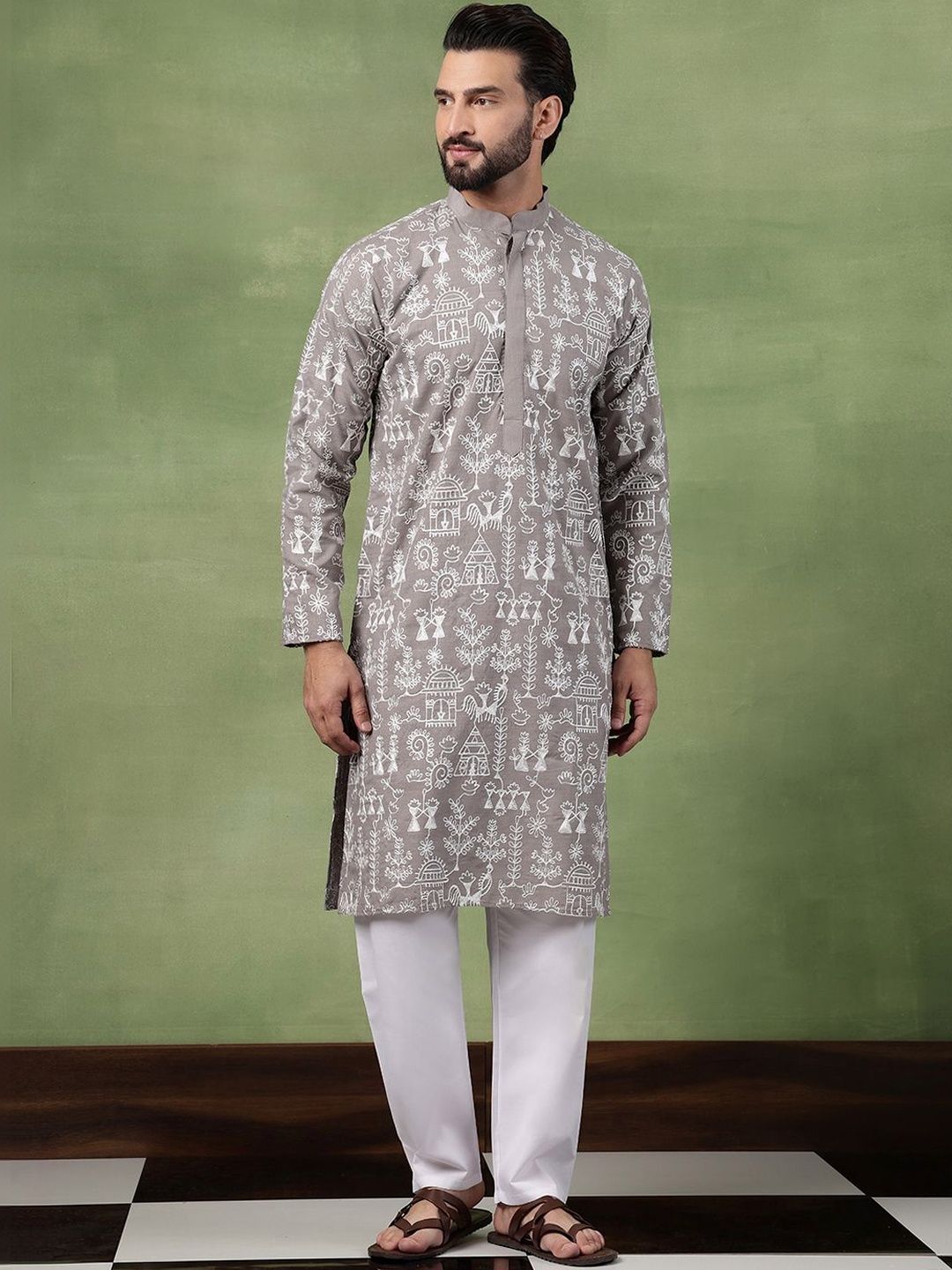 SOJANYA Men Embroidered Thread Work Kurta