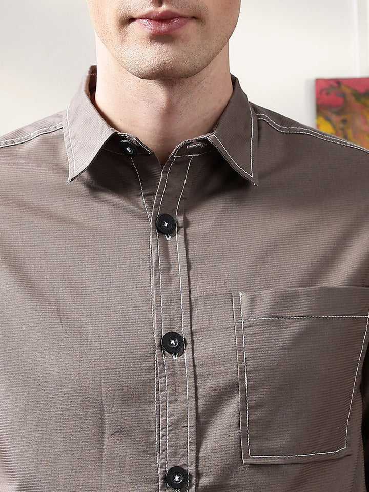 Eszett Contrast Stitch Spread Collar Baju Kasual Kapas Tulen