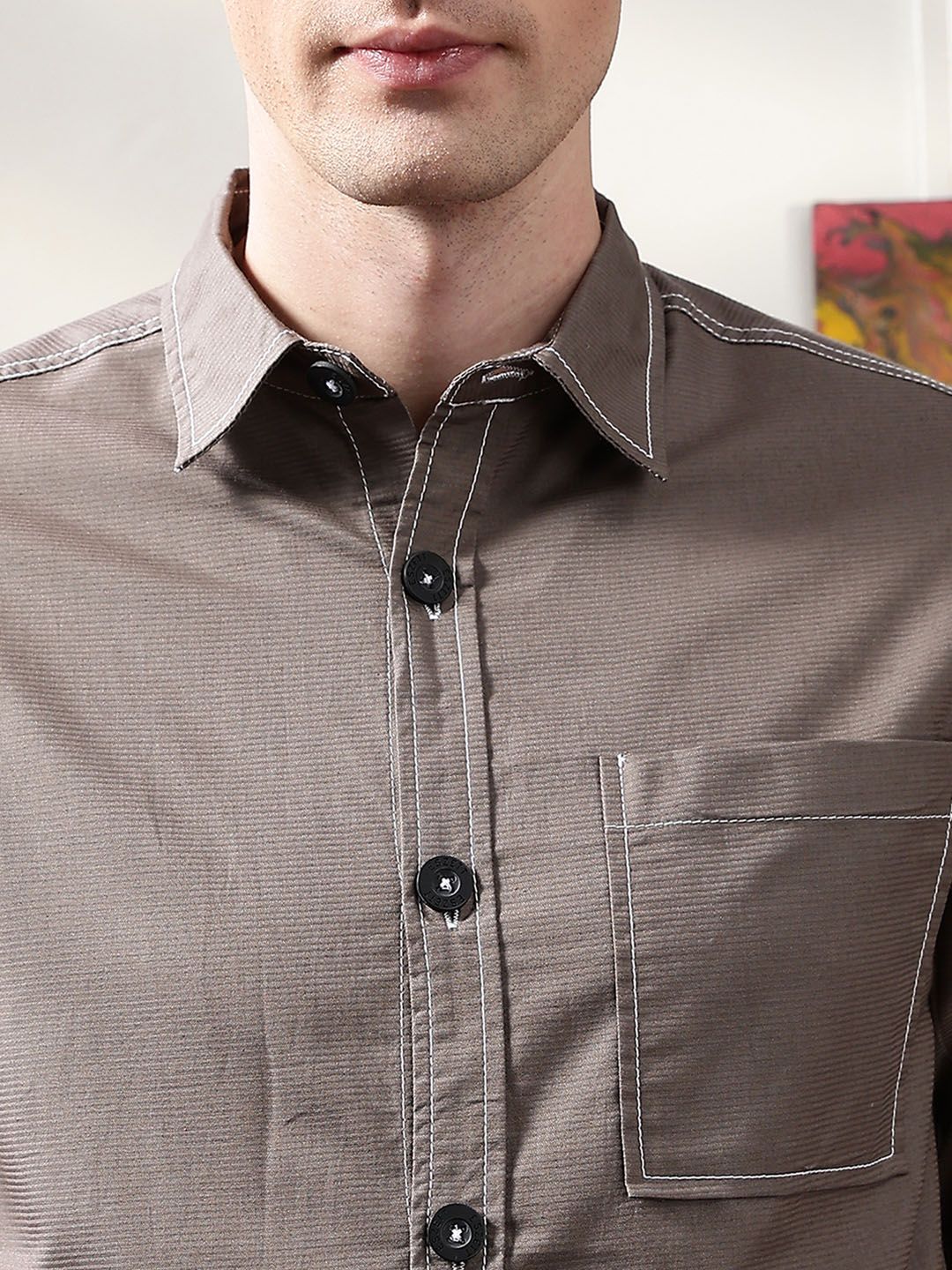 Eszett Contrast Stitch Spread Collar Baju Kasual Kapas Tulen