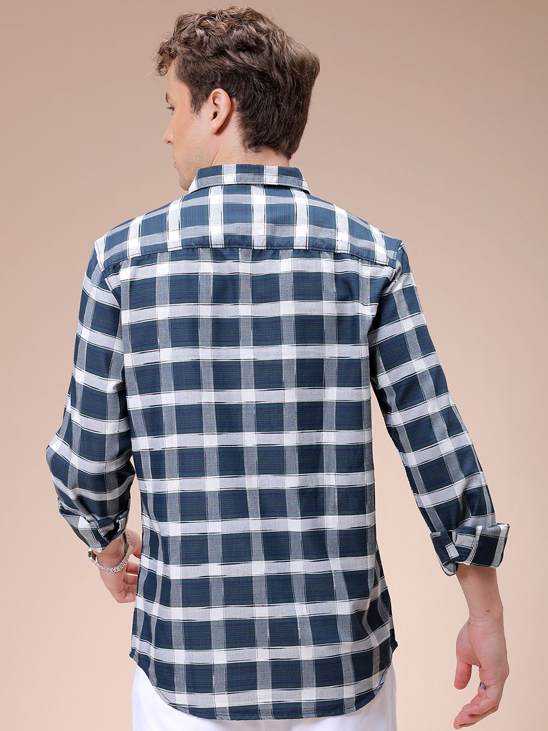 The Indian Garage Co Men Spread Collar Checked Slim Fit Casual Shirt