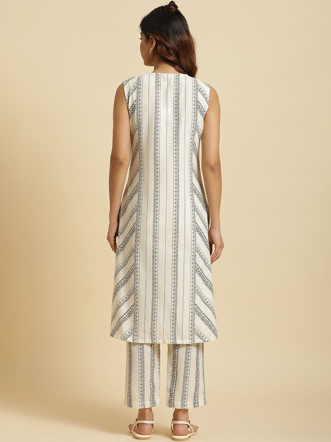 W Geometric Printed Regular Kantha Work Kurta with Trousers