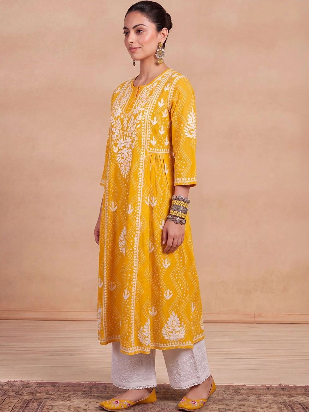 House of Chikankari Women Embroidered Chikankari Kurta