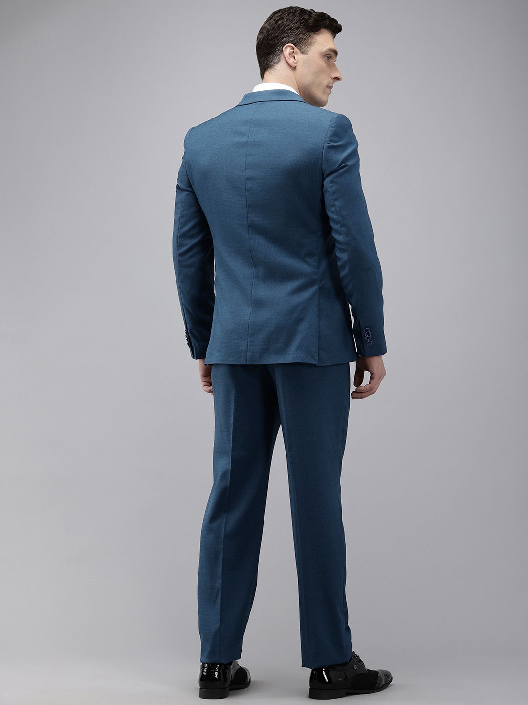 Park Avenue Reka Bentuk Self Textured Single Breasted Fit Regular 3 Piece Party Suits