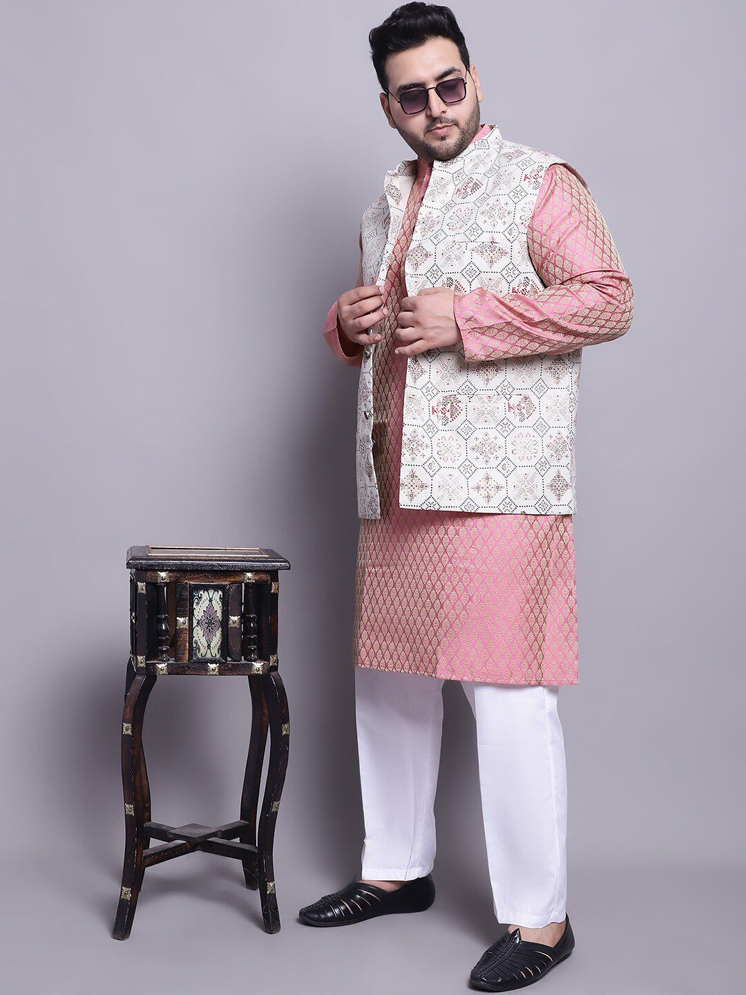 SOJANYA PLUS Ethnic Motifs Woven Design Kurta With Pyjamas & Nehru Jacket