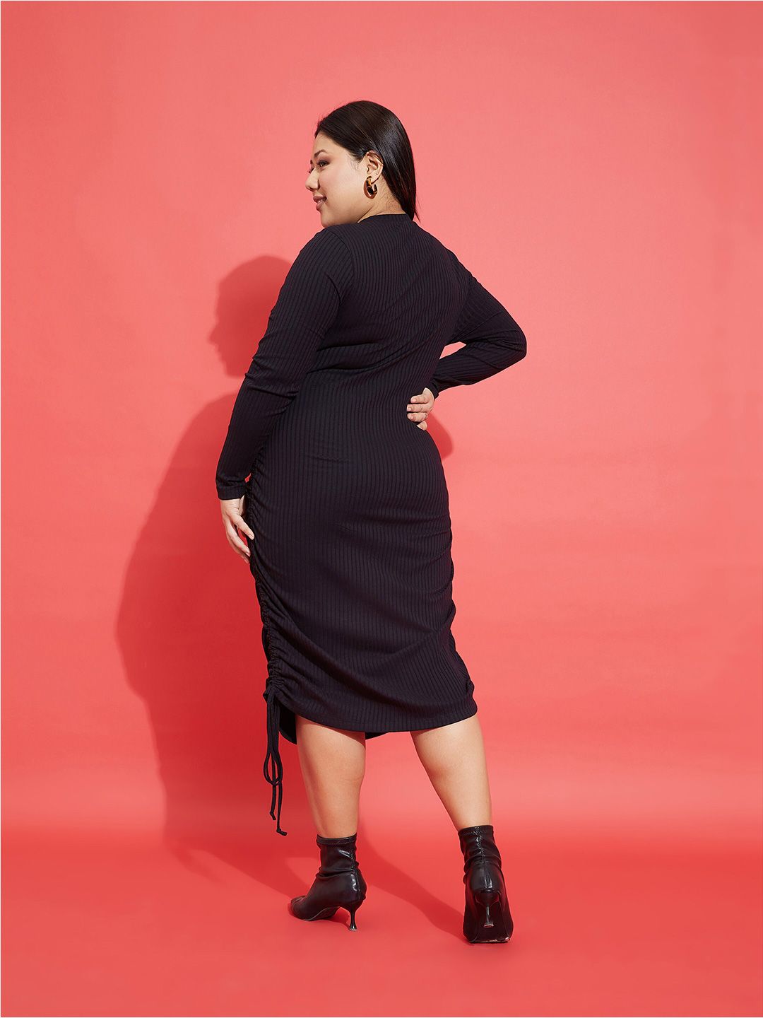 SASSAFRAS Curve Plus Size Round Neck Cotton Sheath Midi Dress