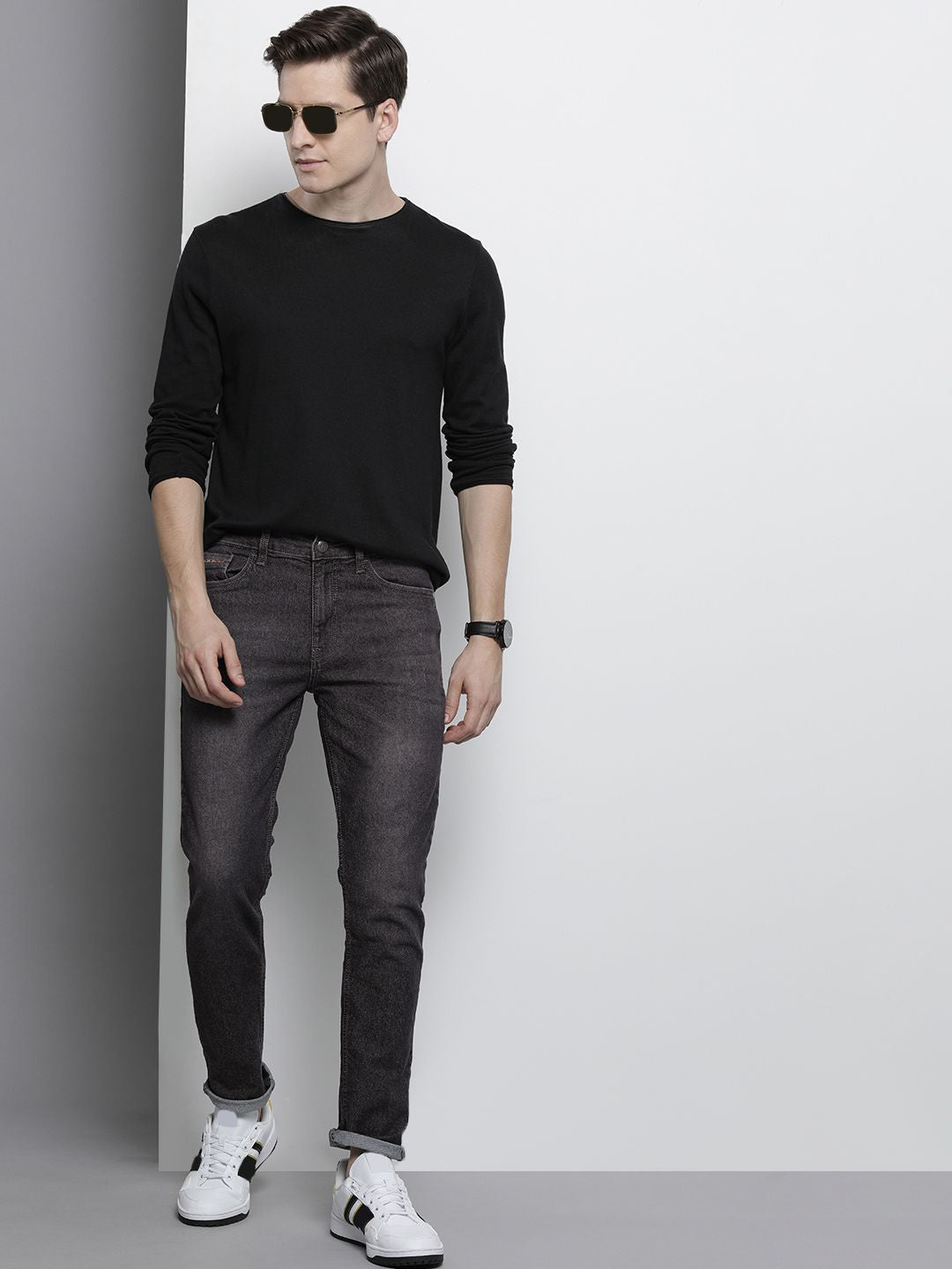 The Indian Garage Co Men Black Slim Fit Light Fade Stretchable Jeans