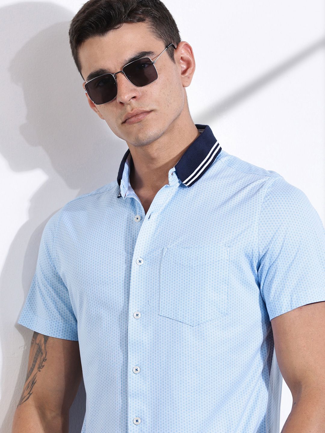 Thomas Scott Men Classic Slim Fit Spread Collar Micro Ditsy Printed Cotton Knitted Shirt