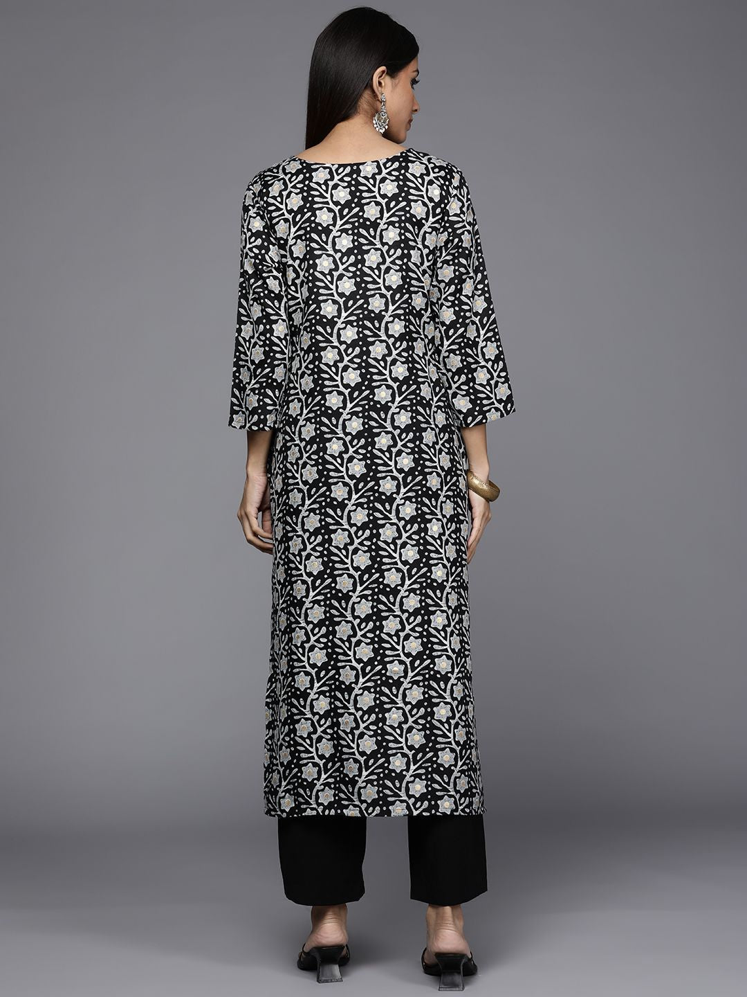 Varanga Women Black & Grey Floral Printed Zardozi Kurta