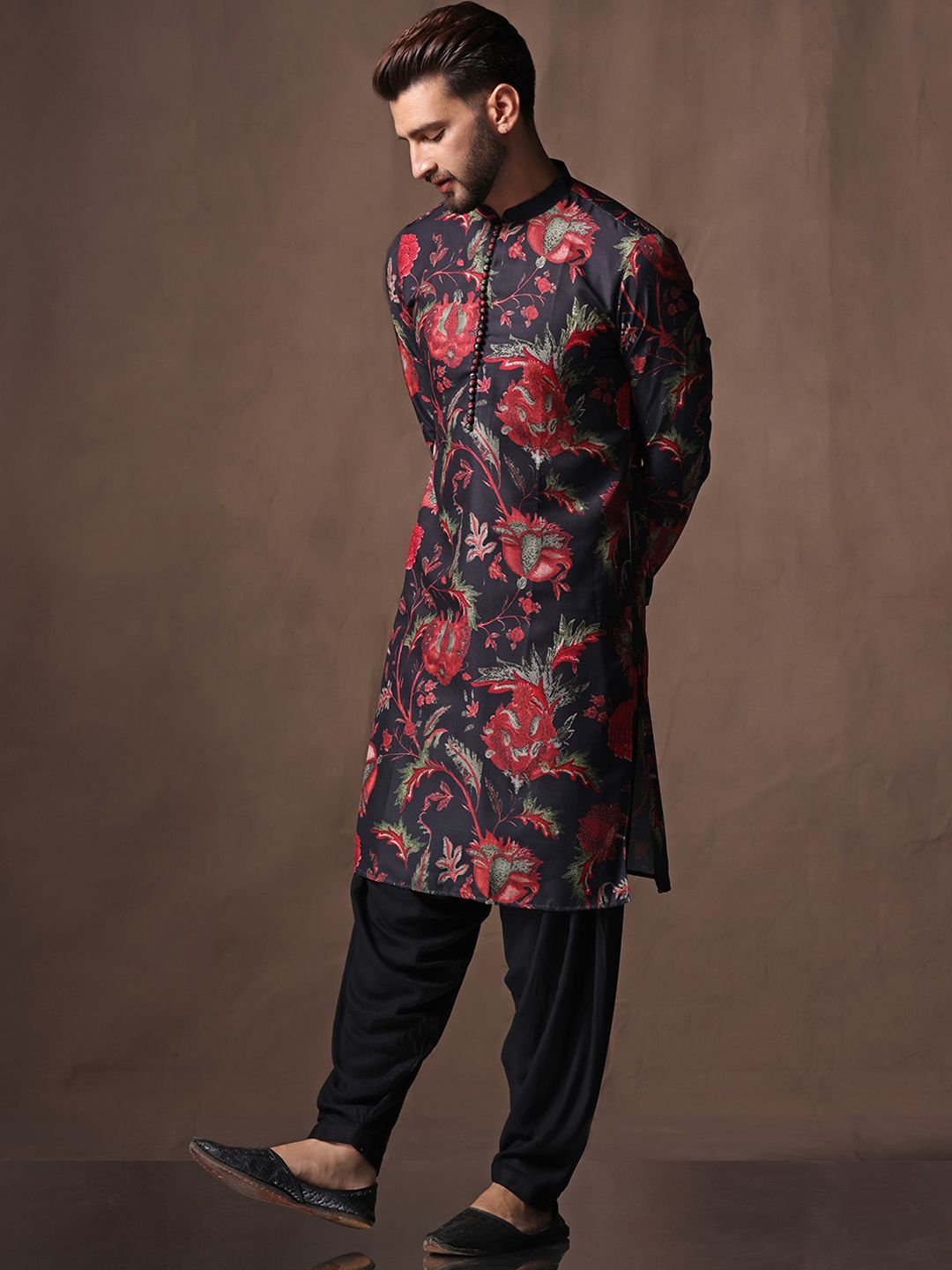 KISAH Men Black Floral Printed Mandarin Collar Regular Kurta With Patiala Set