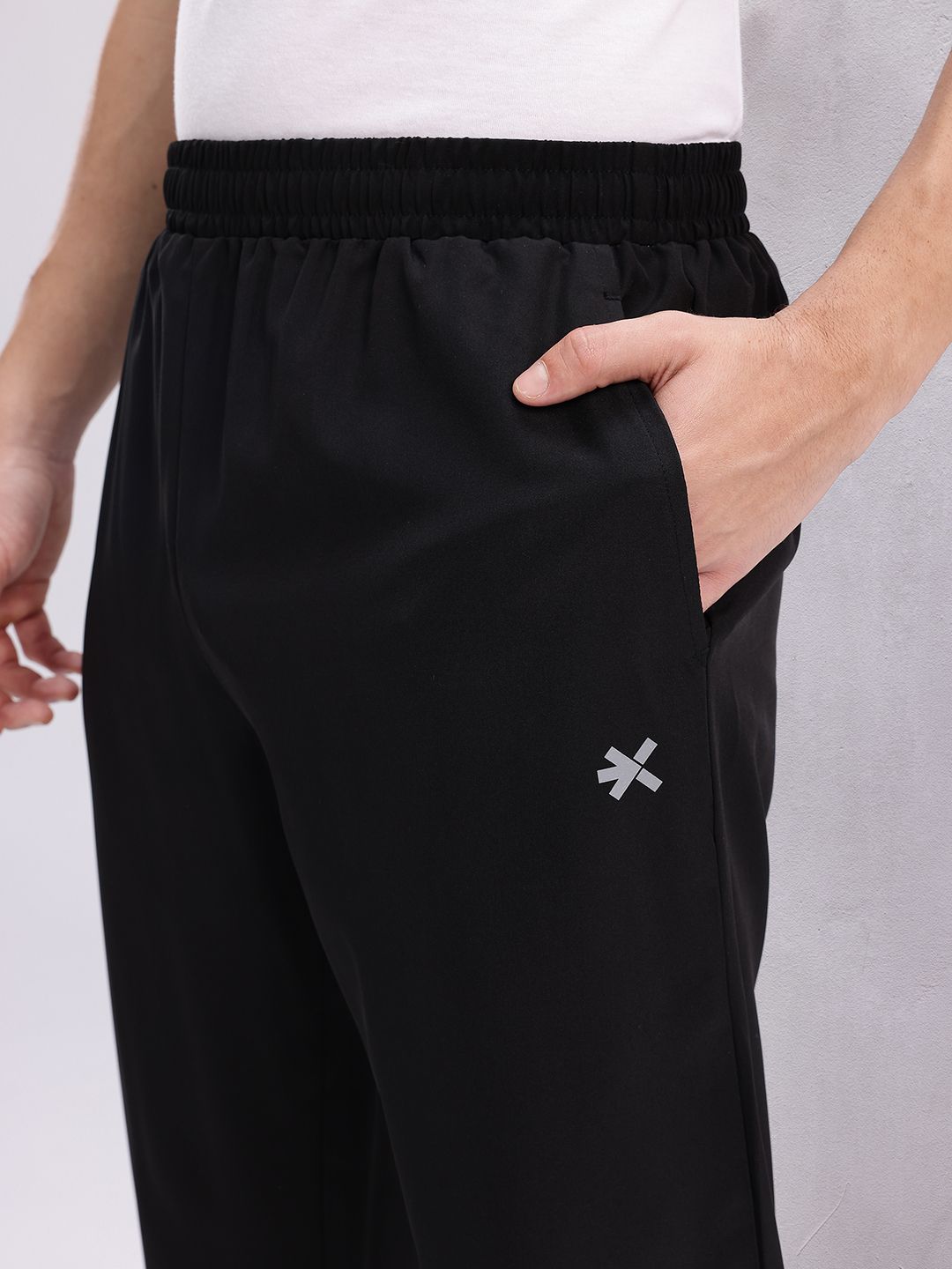 HRX by Hrithik Roshan Men Mid-Rise Regular Fit Rapid-Dry Running Joggers