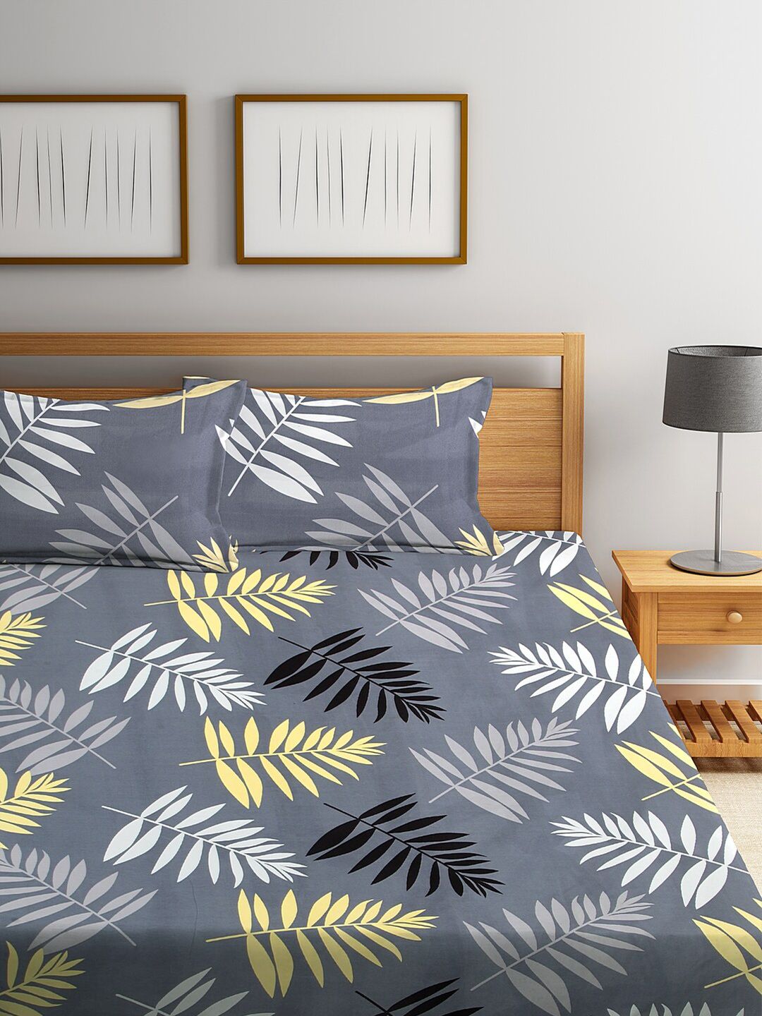 KLOTTHE Burgundy Geometric Polycotton 300 TC King Fine 2 Cadar dengan 4 Sarung Bantal-98 x 83 inci