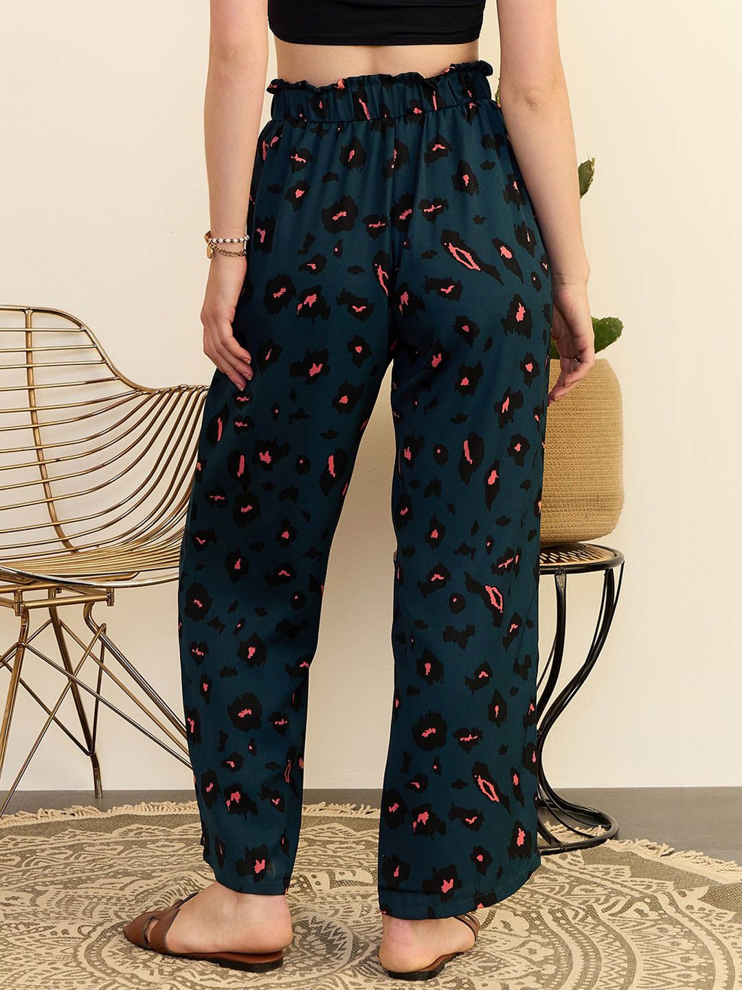 Berrylush Women Floral Printed High-Rise Parallel Trouser