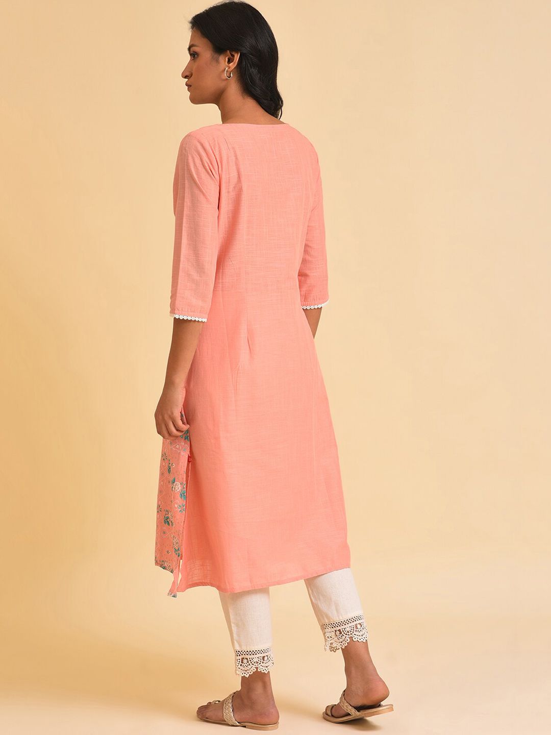 W Peach-Coloured & Cream-Coloured Floral Printed Pure Cotton Kurta with Trousers