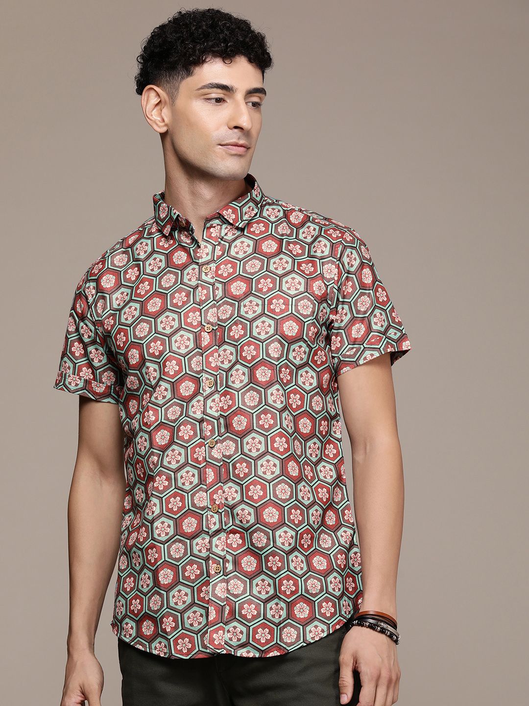 DENNISON Men Brown Comfort Floral Printed Casual Shirt