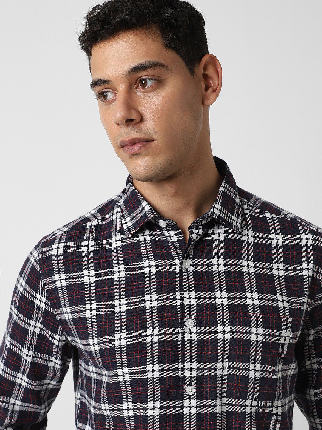 VASTRADO Classic Slim Fit Tartan Checks Opaque Cotton Casual Shirt