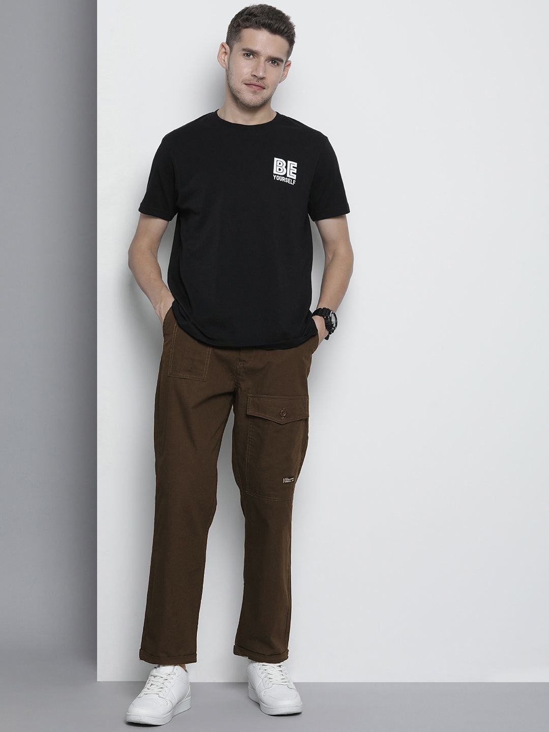 The Indian Garage Co Men Relaxed Fit Ripstop Cargo Trousers