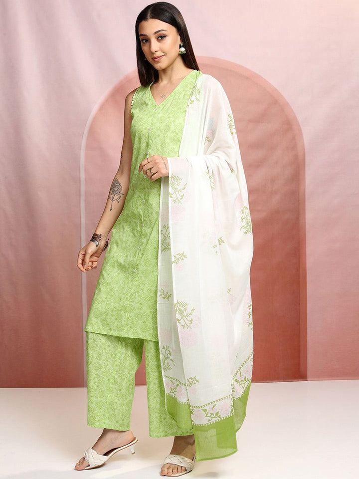 Vishudh Green & White Floral Printed Pure Cotton Straight Kurta & Trousers With Dupatta